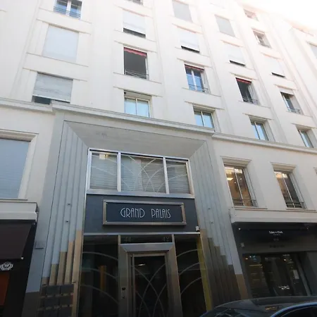 Apartment Grand Palais 4p Bob1309